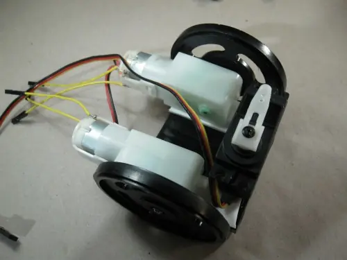 [Megapost!] Armate un robot!