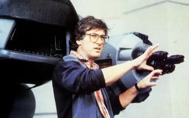 post en honor de robocop