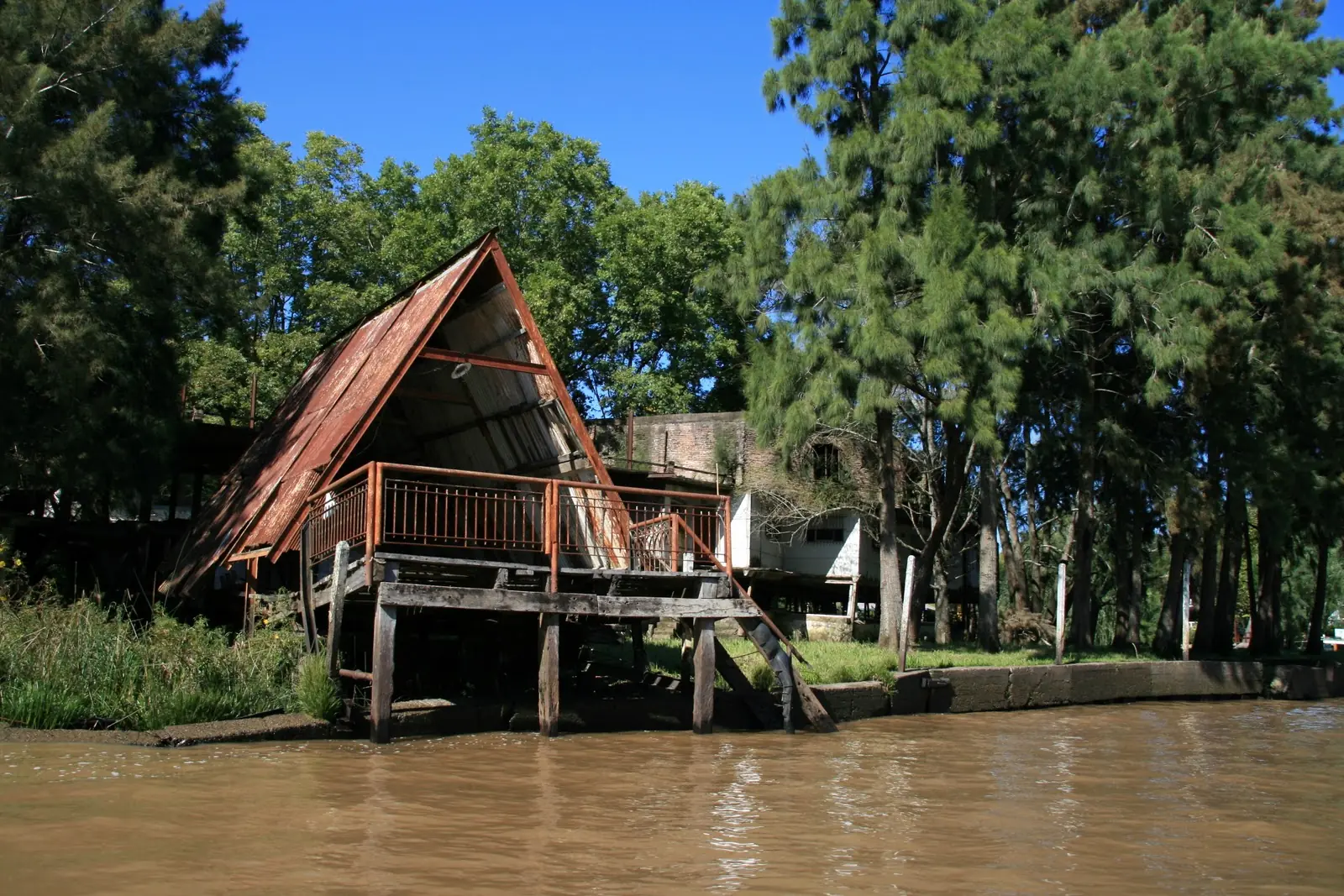 Río Paraná, amenazas, peligros y contaminación
