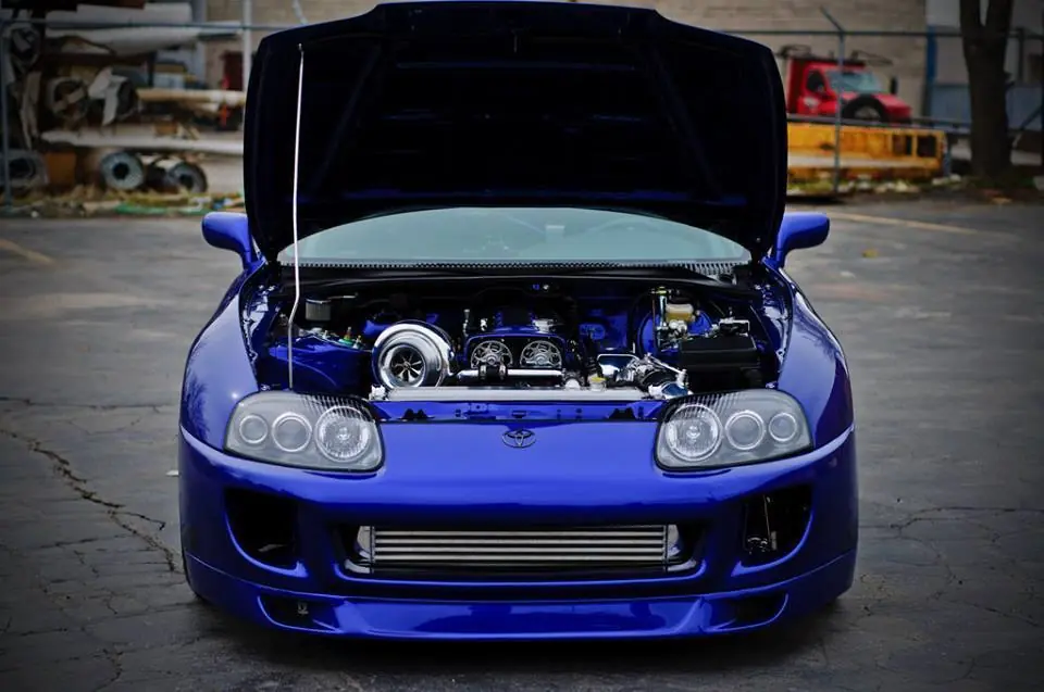 nissan skyline y toyota supra (imagenes)