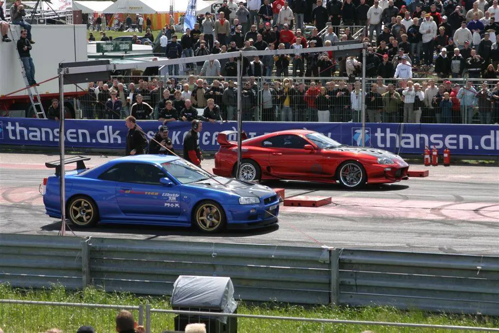 nissan skyline y toyota supra (imagenes)