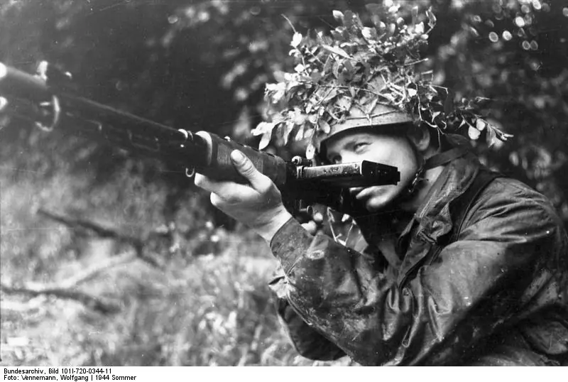 1945