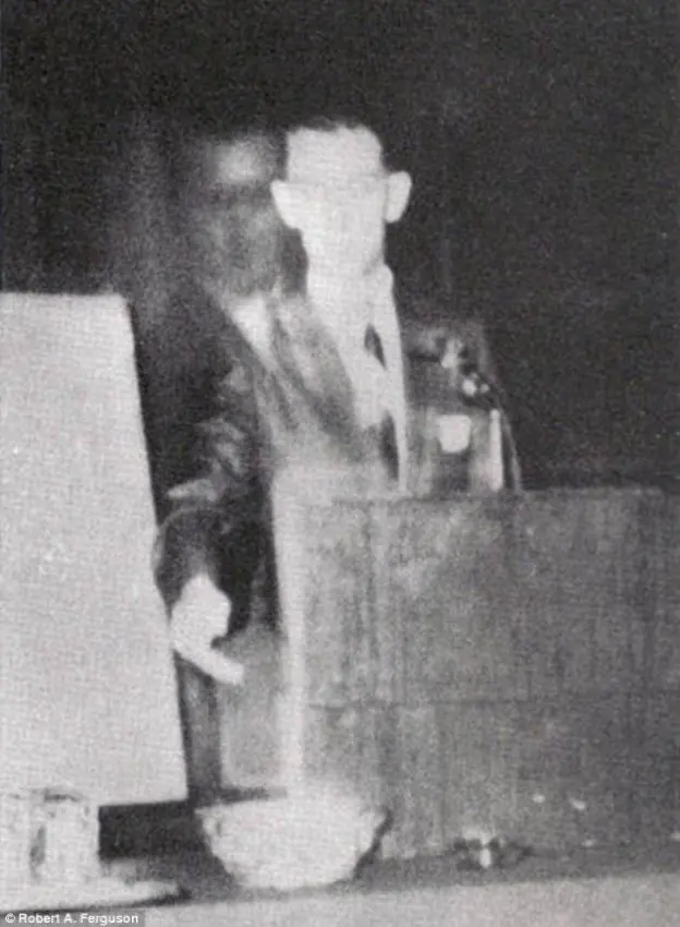 Top 10: Las fotografías de fantasmas más misteriosas