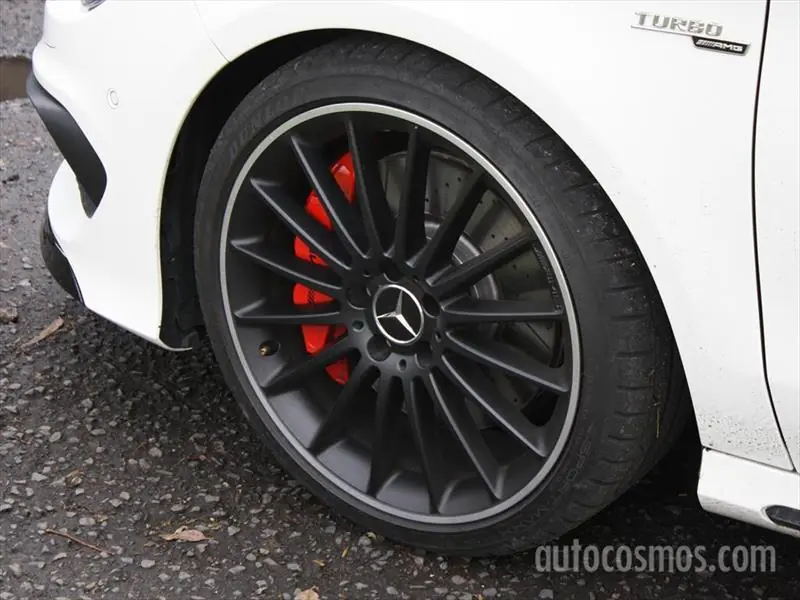 Mercedes-Benz CLA 45 AMG