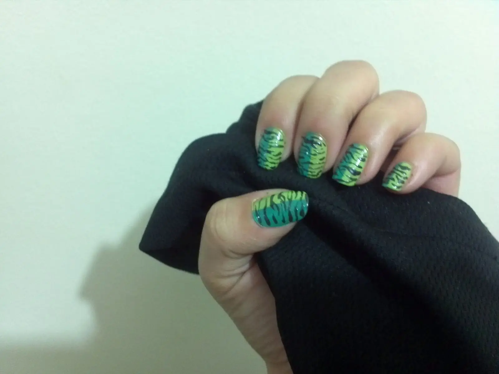 uñas decoradas paso a paso(cebra combinada)