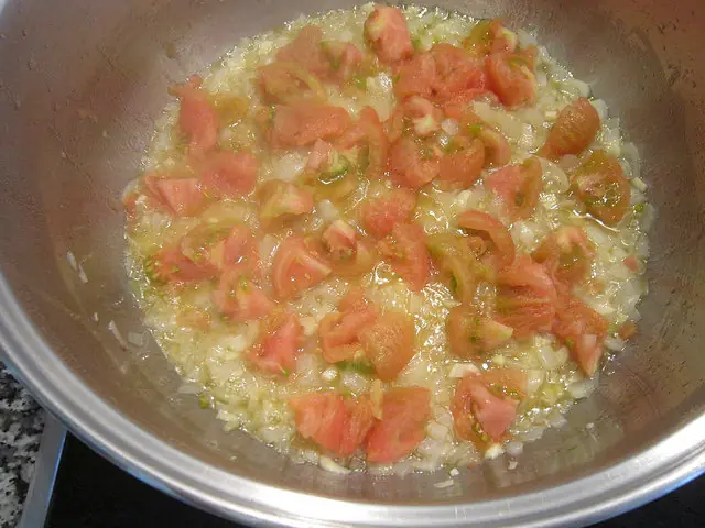 Guiso de cordero con papas.