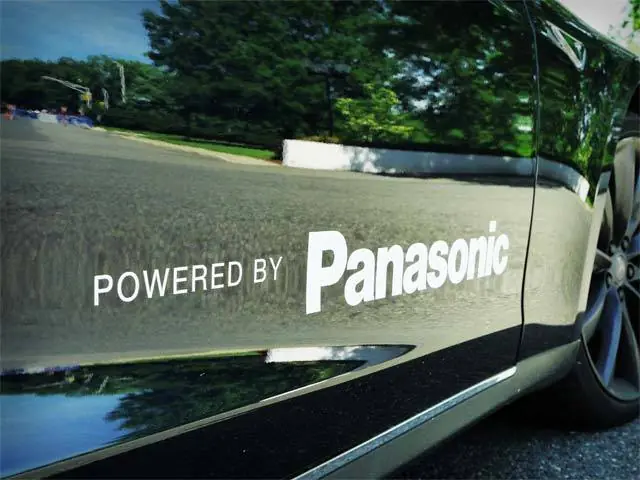 Tesla y Panasonic abren Gigafábrica de baterias en 2017
