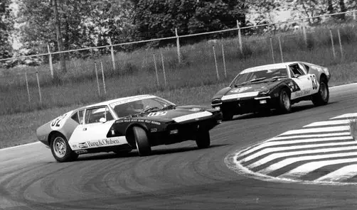 Las aventuras y desventajas del DeTomaso Pantera.