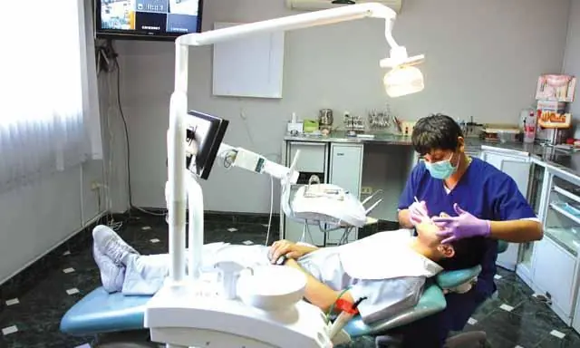 Chilenos repletan Hospital Solidario de Tacna en Peru