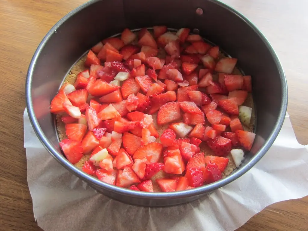 Tarta Mousse de Leche Condensada y Frutillas