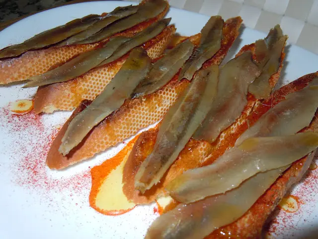 Torraetas de anchoas