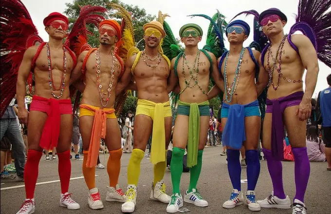China: buscan recuperar a los homosexuales por su enfermedad