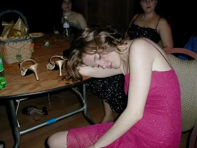 Chicas pasadas de alcohol...nada nuevo pero divertido