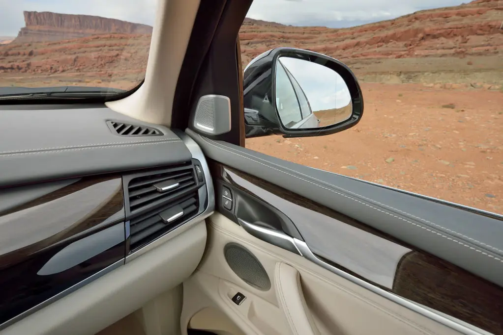 y xDrive25d