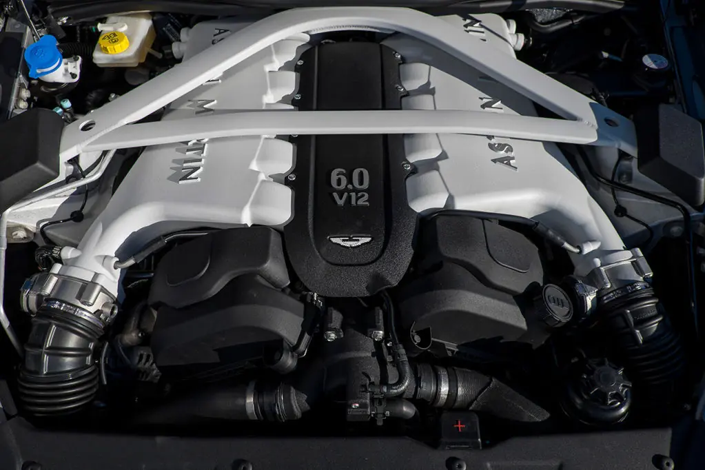 Aston Martin Vanquish 2015