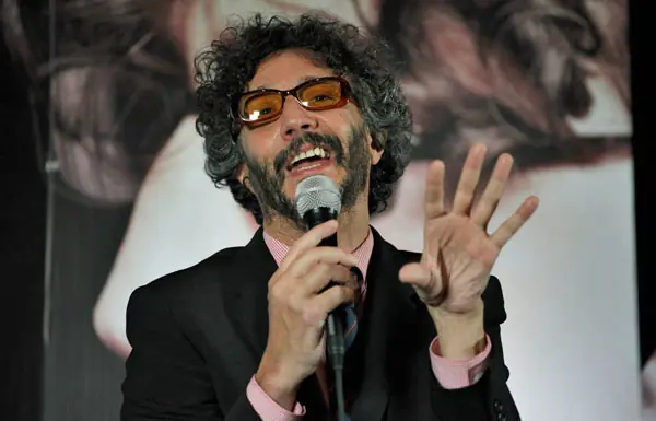 15 razones para que Fito Paez cometa un auto-suicidio...