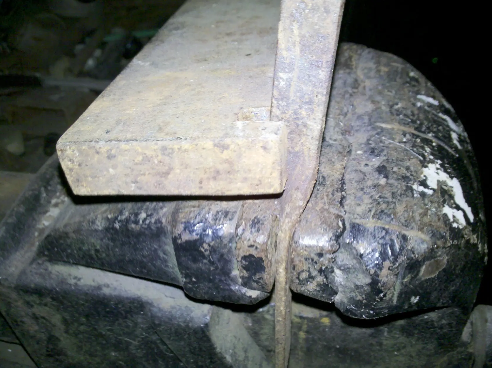 con varilla de hierro