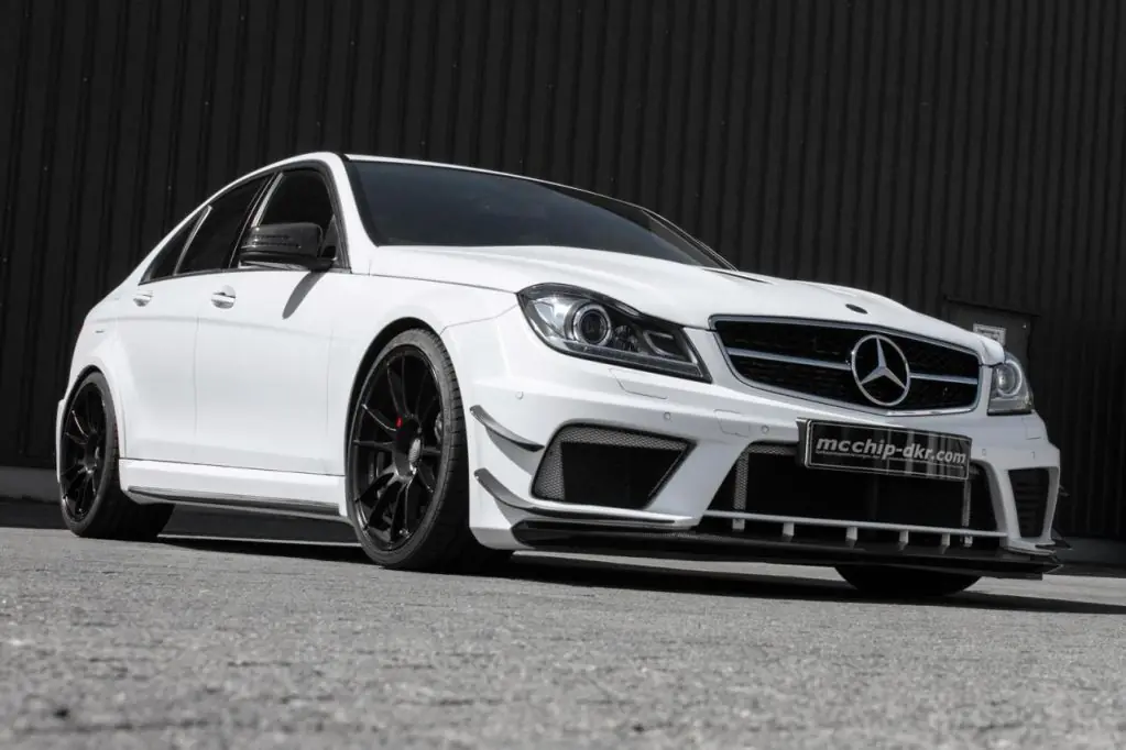 De 457 a 830 caballos y aires de Black Series