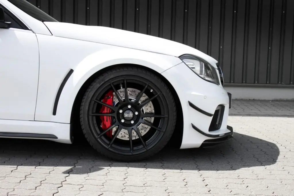 De 457 a 830 caballos y aires de Black Series