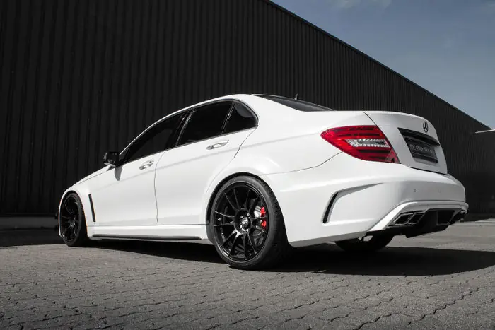 prepara al Mercedes C63 AMG