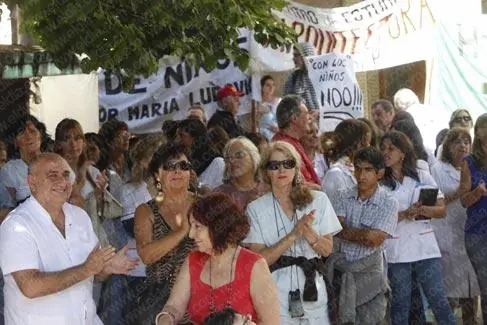 Nuevo abrazo solidario en defensa del Hospital de Niños