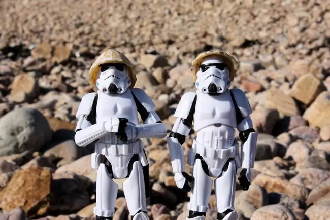 divirtiéndose con los Stormtroopers