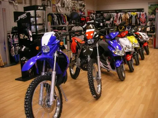 Consesionarias de motos no le venden a nadie