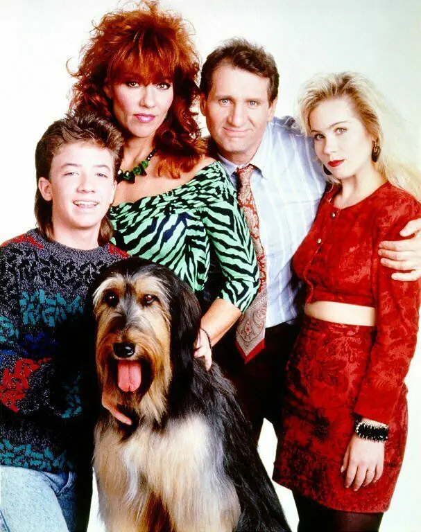 Matrimonio con hijos "los 90s parte 1/?"