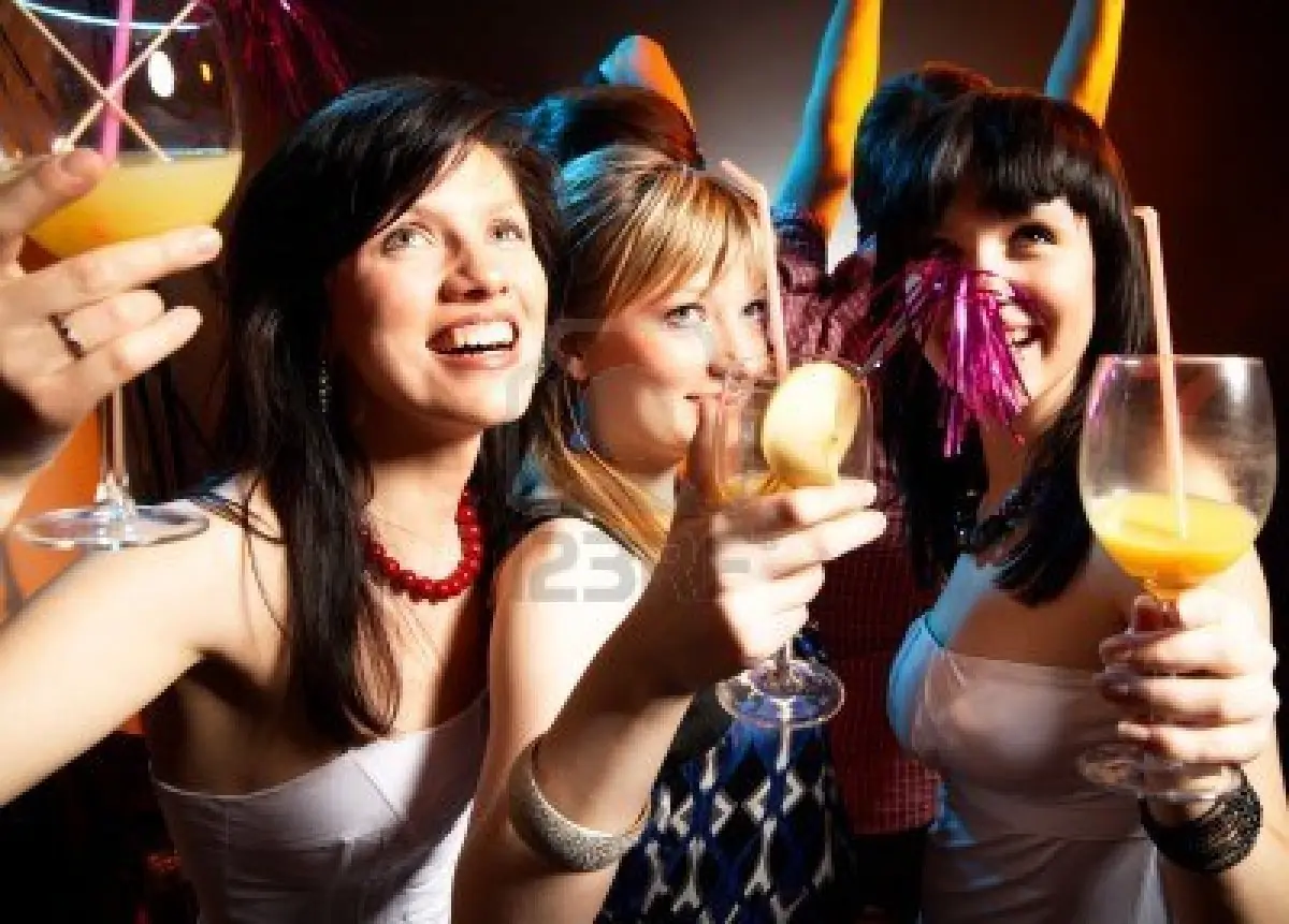 En Panamá, Ley prohíbe a mujeres estar solas en bares