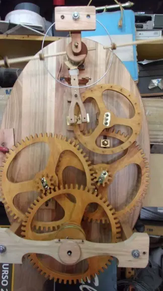 objetos mecanicos en madera