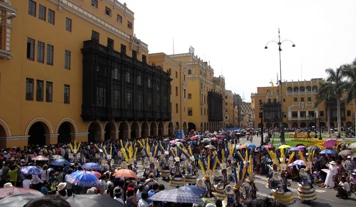 Perú: Fotos pasacalle en honor a la Virgen de la Candelaria