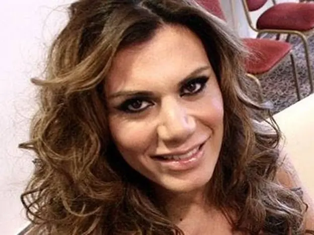 “Al travesti lo quieren solo para bufón de la corte"