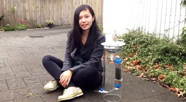 Una joven inventa un filtro solar que purifica el agua