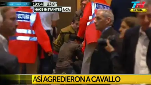 Agredieron a Cavallo