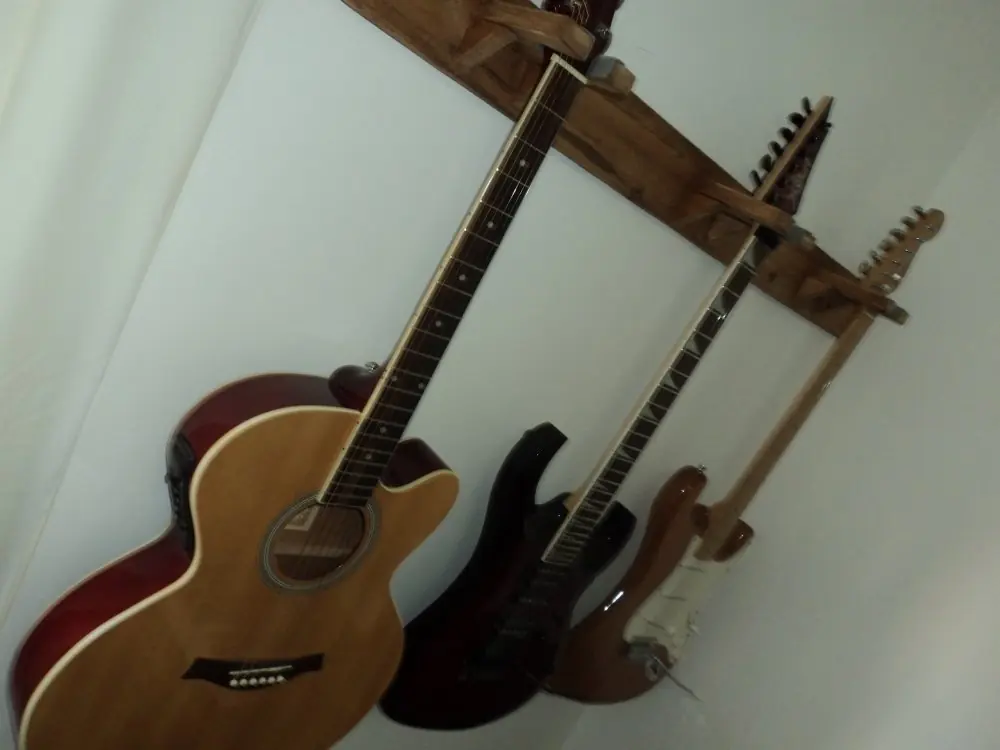 Soporte de pared para Guitarra eléctrica (madera reciclada)