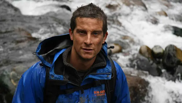 Desmintiendo la muerte de Bear Grylls