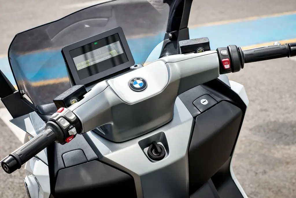 BMW C Evolution - Scooter Eléctrico  { Imágenes }