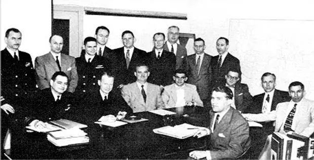 Quienes eran el grupo Robertson Panel y a que se dedicaban?