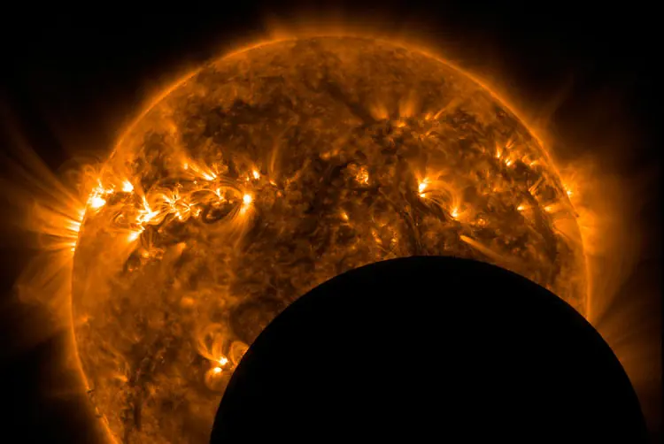 Viaje alucinante alrededor de nuestro sistema solar