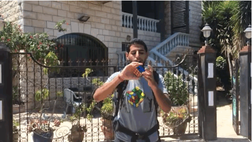 Recorrió el Mundo para Reslver el Cubo Rubik!