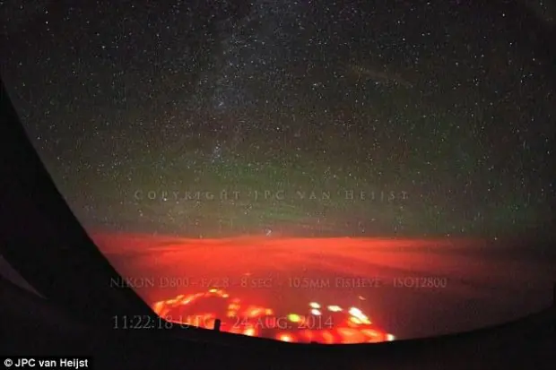 Pilotos avistan misterioso resplandor sobre el Océano Pacífi