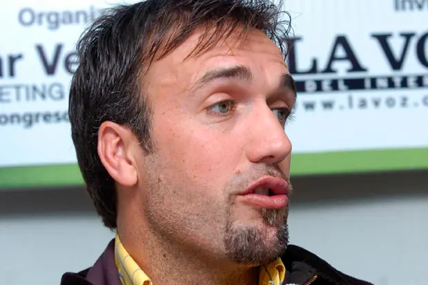 Gabriel Batistuta: "pedí que me cortaran las piernas por el
