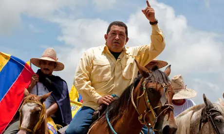 Por qué Hugo Chávez es llamado un dictador ?