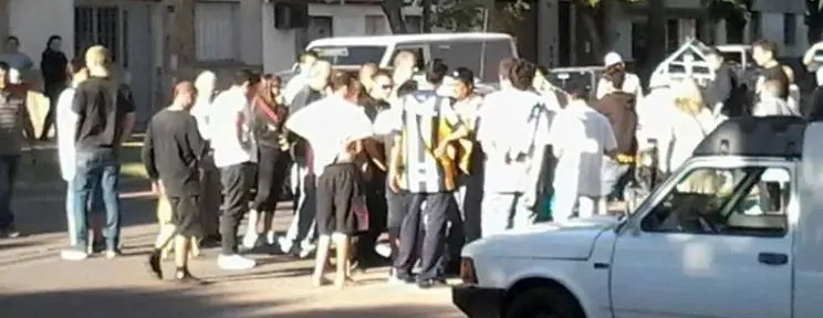 Murió el joven linchado tras un robo en barrio Azcuénaga