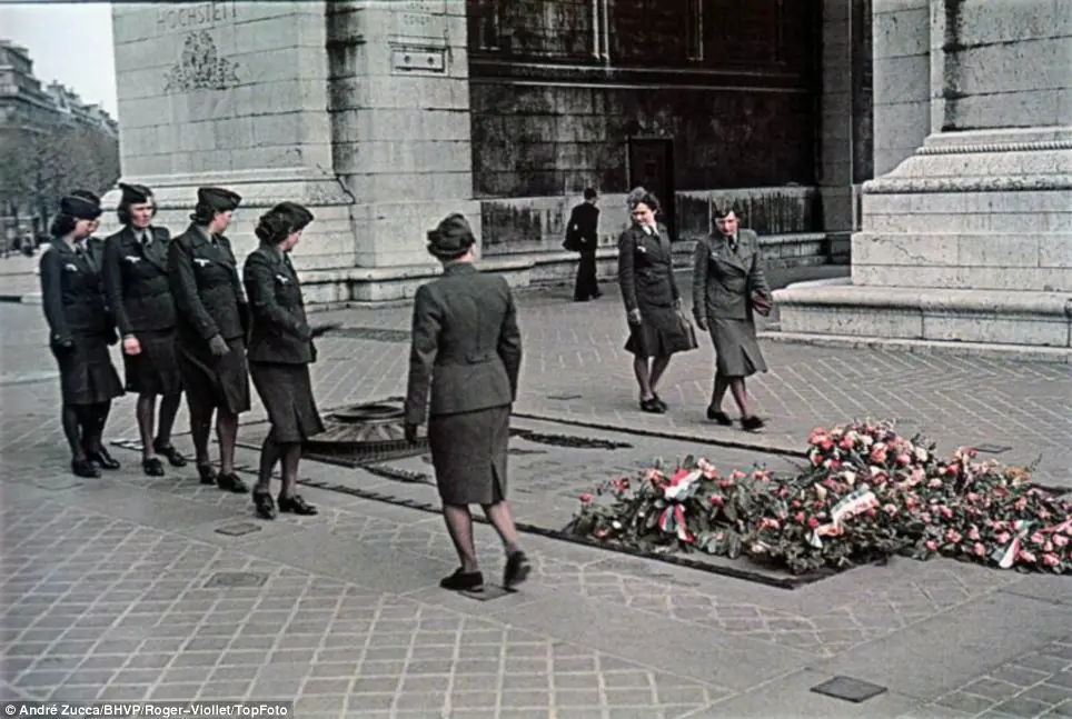 Paris vista por la propaganda nazi durante la ocupacion en c