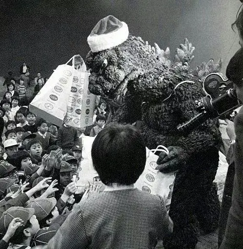 Godzilla...con 100 imagenes te hara reir este aburrido lunes