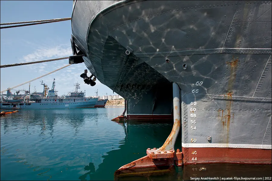 El barco militar operativo más antiguo del mundo [megapost]