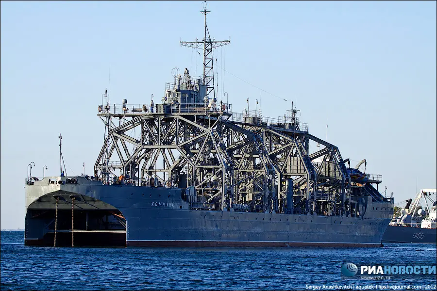 El barco militar operativo más antiguo del mundo [megapost]