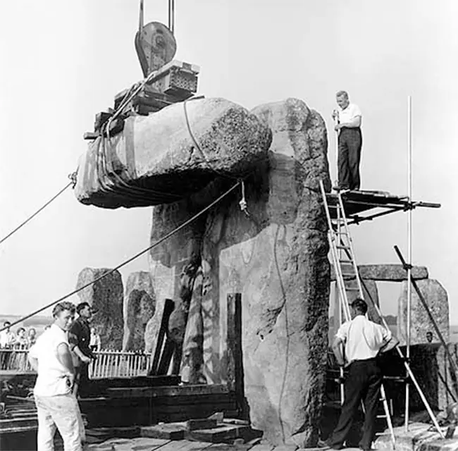 El gran engaño Britanico: Stonehenge fue construido en 1954