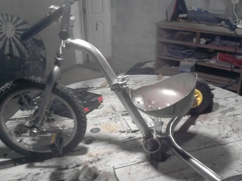 El tipo me pidió un triciclo y lo armamos